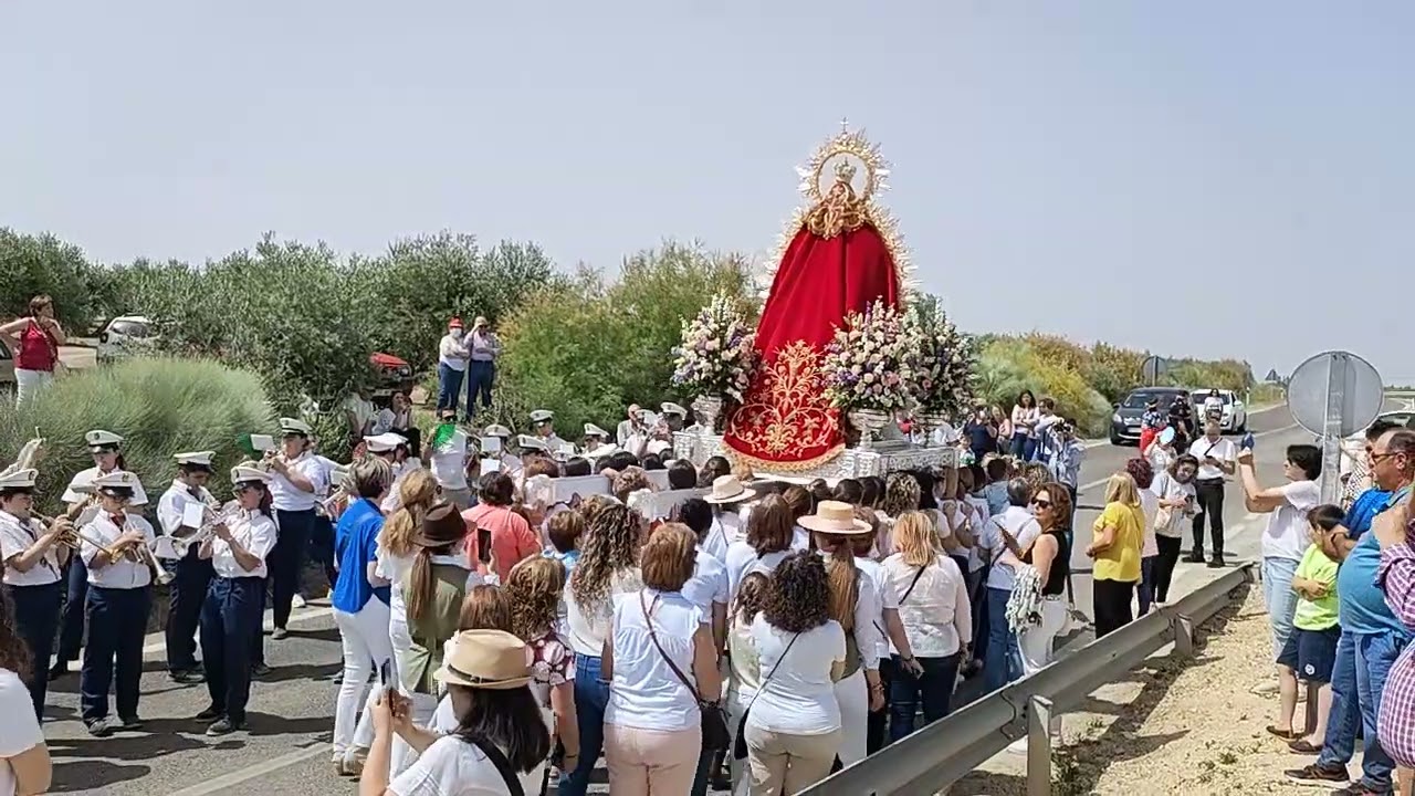 Día de las flores 2024 - La virgen de Alharilla llegando a humillaero - #Porcuna #Alharilla