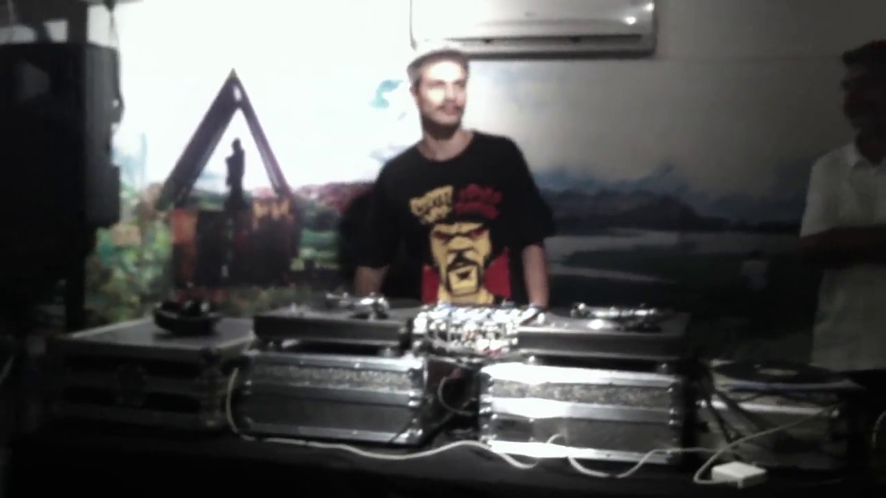 DJ Erik Skratch (Cartel MCs) - Seletiva Quartz em SP