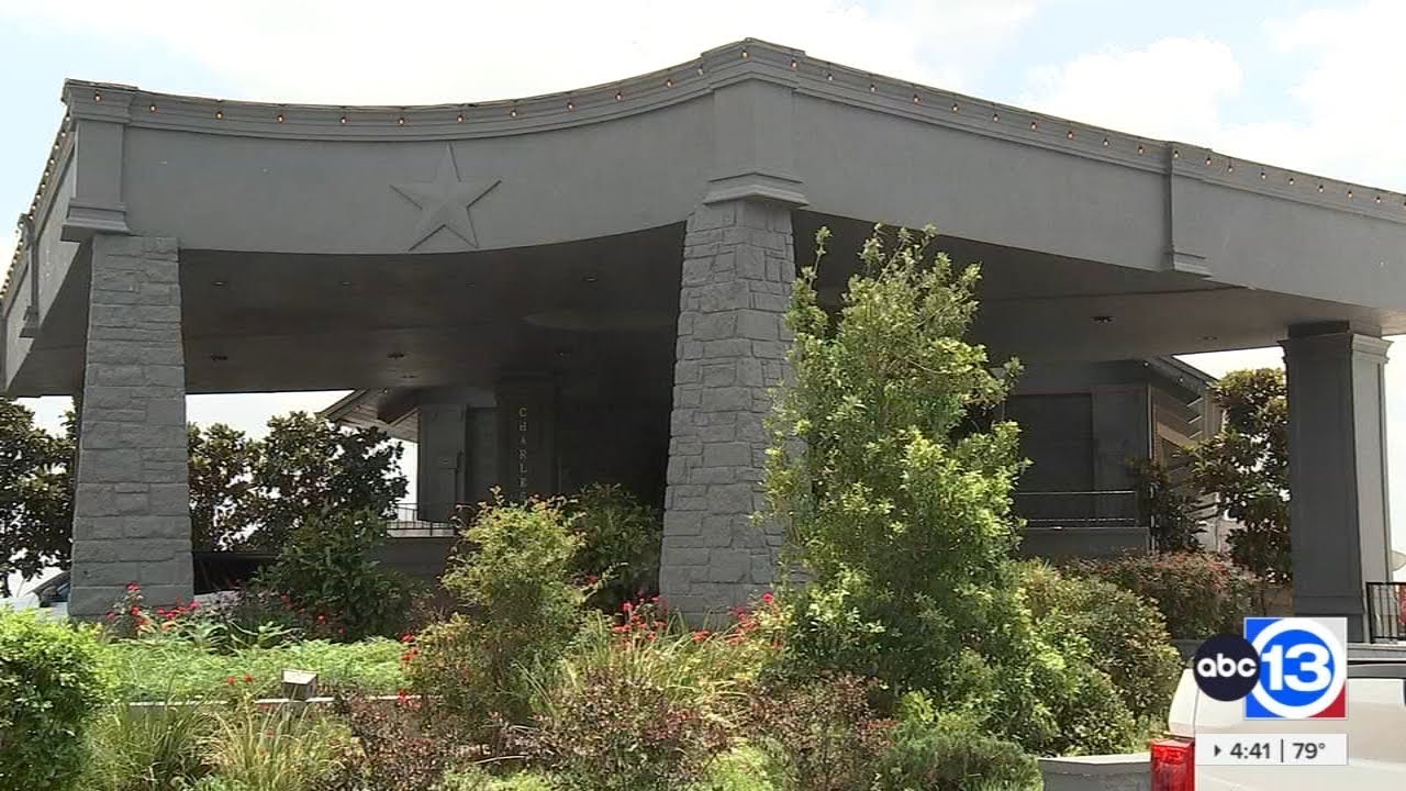 Wedding venue shutters leaving brides dreams in ruins