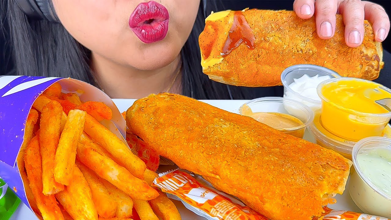 ASMR TACO BELL GRILLED CHEESE BURRITO WITH NACHO CHEESE FRIES | MUKBANG | EATING SOUNDS | ASMR Phan