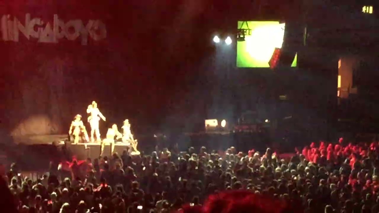Vengaboys & Audience LIVE Boom Boom Boom