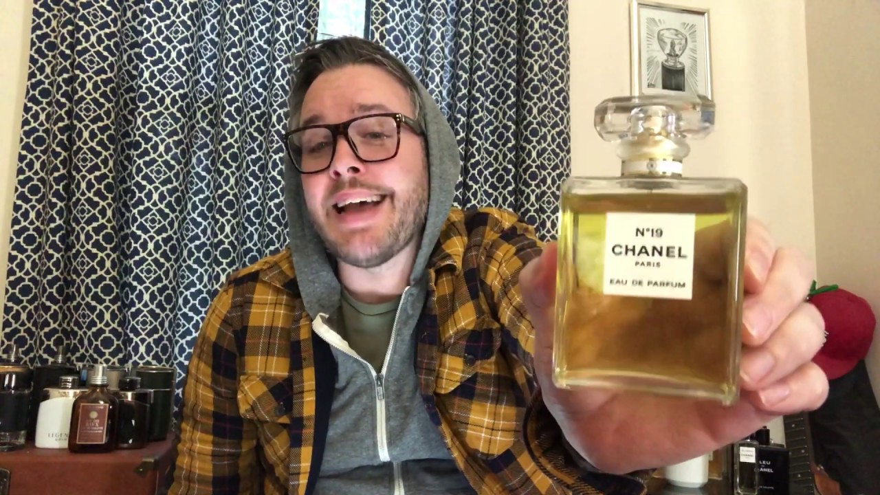 Chanel No 19 Eau De Parfum | Fragrance Review