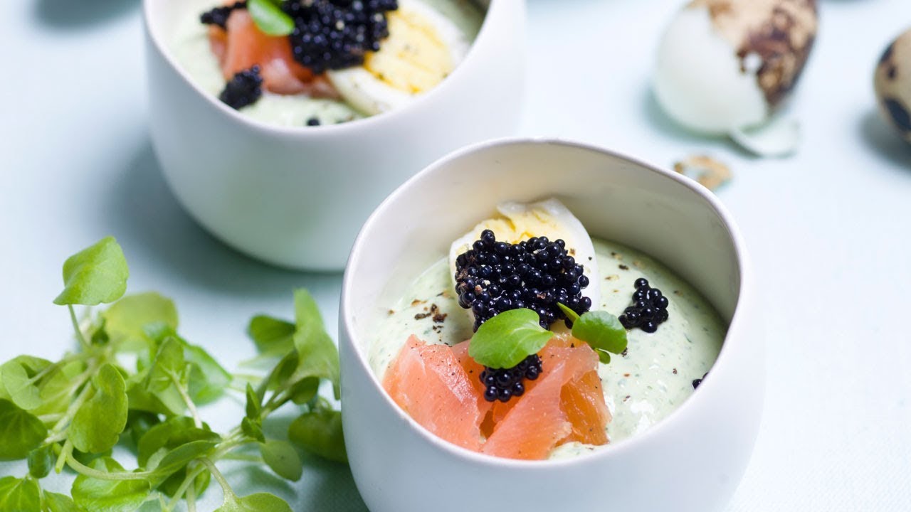 Crème de cresson au saumon fumé et oeufs de lompe