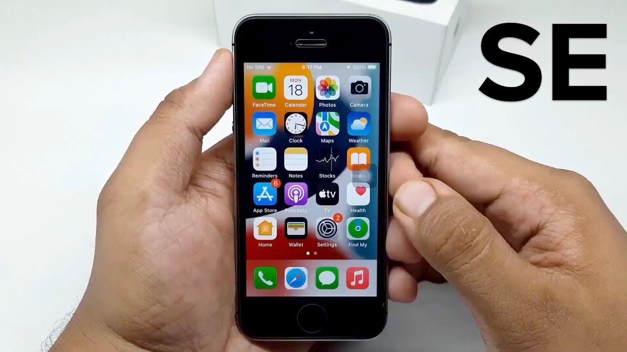 Apple iPhone SE 1st Gen Unboxing in 2024 | हिन्दी