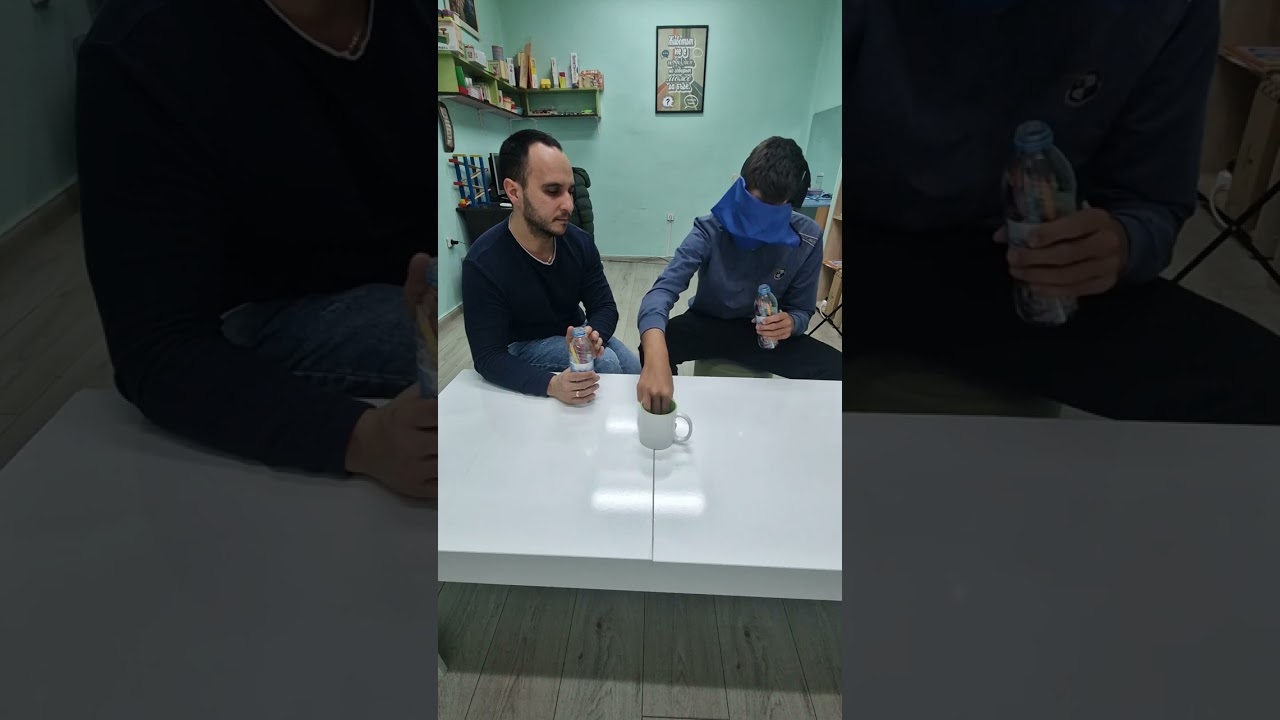 Забавна игра с моливи. Играйте със затворени очи. 