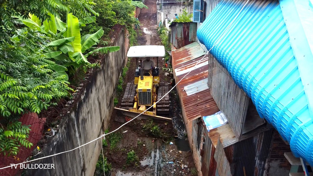 Perfectly Job!!! Expanding New Road By Smart Operator KOMATSU D20P DOZER Pushing Trash And Grass