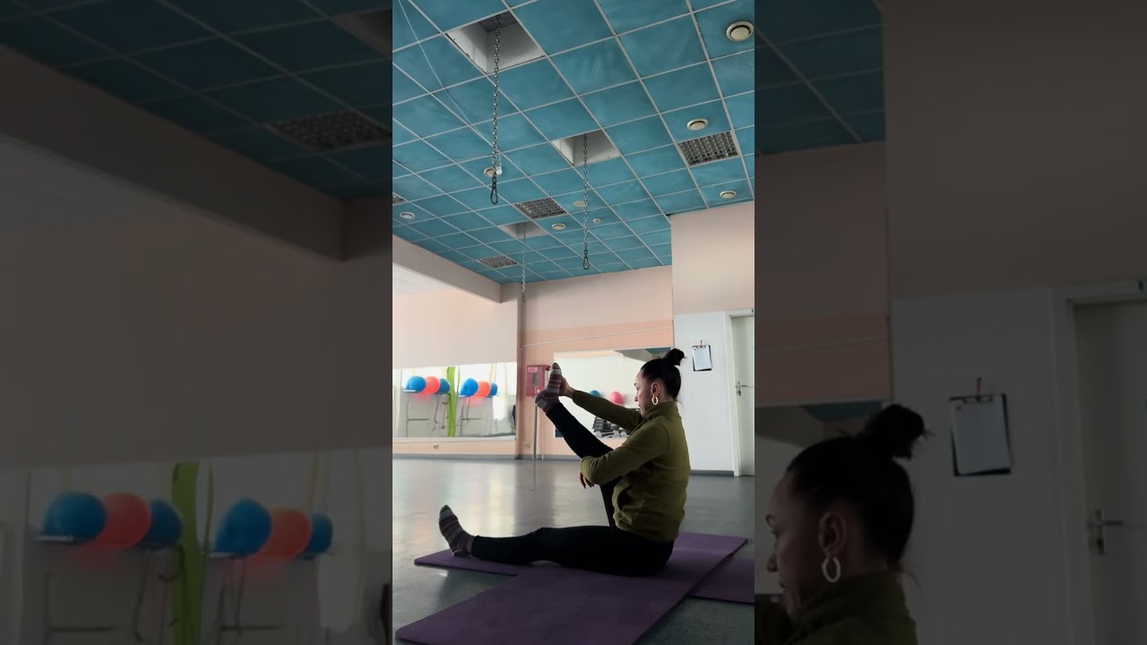 Легка практика йоги для пробудження тіла 