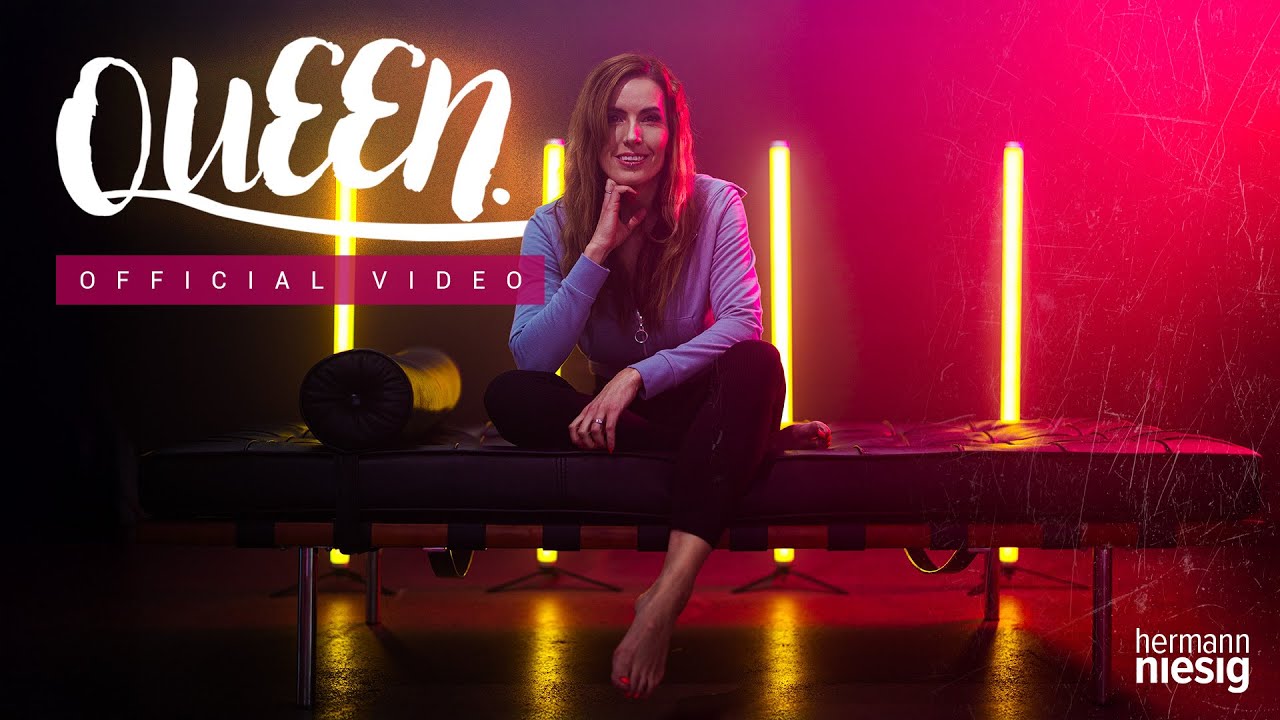 Julia Raich &ndash; Queen. (Official Music Video) 4K