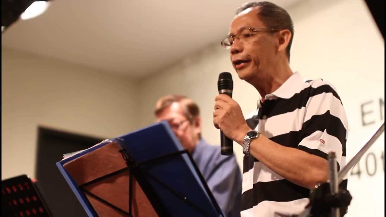 Leong Yue Peng sang at 40th Anniversary dinner of class 73