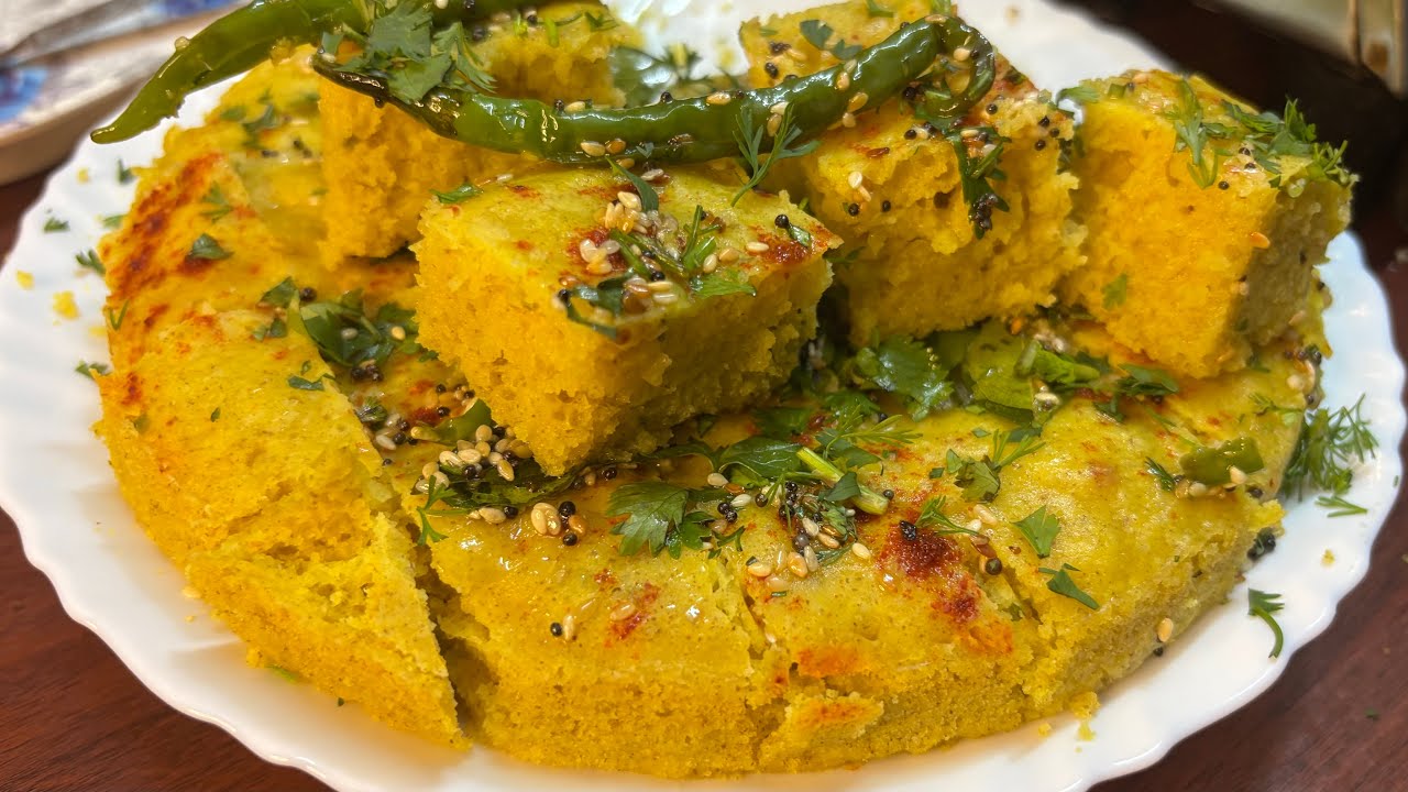 Khatte aur meethe  instant dhokle ek sath😍😍