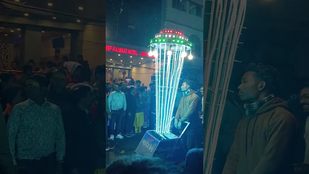 Shiv barat mein anokha danav dekh raha hai