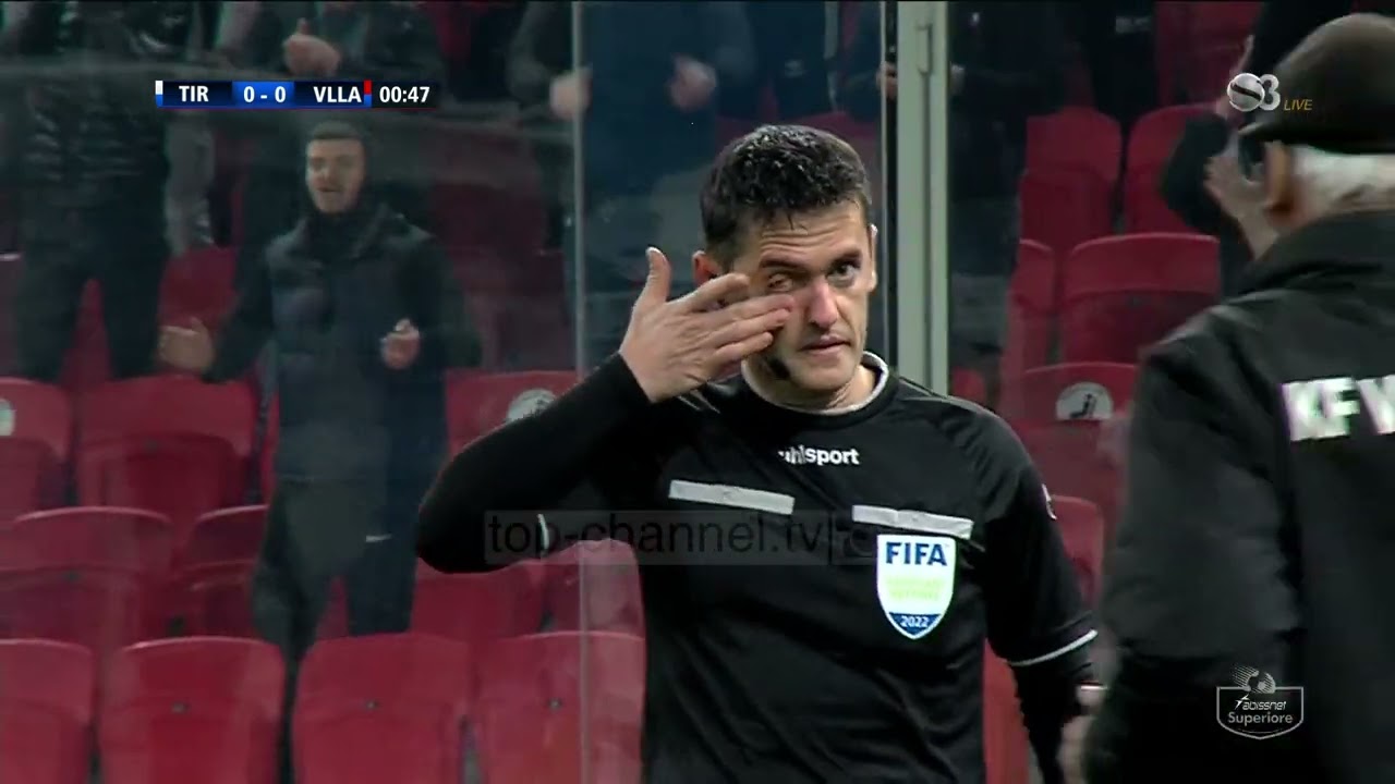 Top Channel/ Incidente gjatë Tirana-Vllaznia, kaos e dhunë gjatë pushimit. Ndeshja u mbyll pa gola