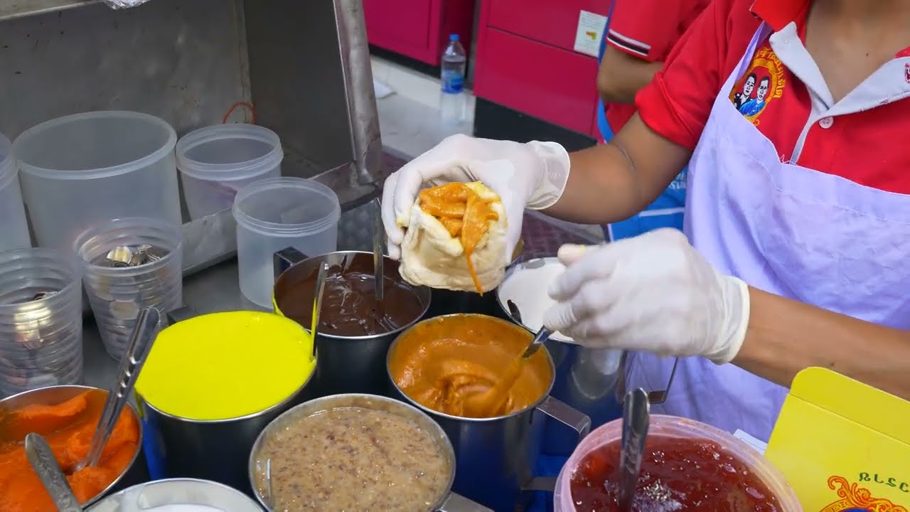 Legendary Bread in Chinatown Bangkok | Bread shop selling well every day | KiNG Street Food