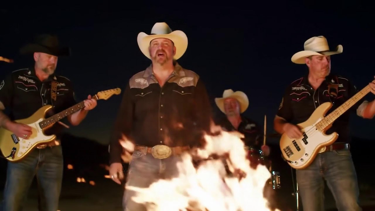 Country Rock Mix – Southern Skies & Whiskey Fire Inspired by Chris Stapleton