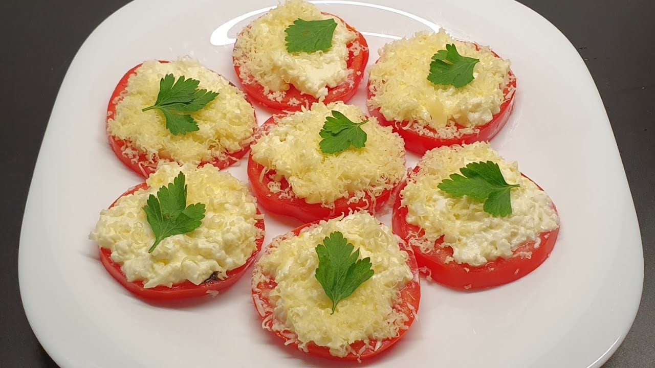 Impress Your Guests with This Quick and Tasty Tomato Snack Recipe