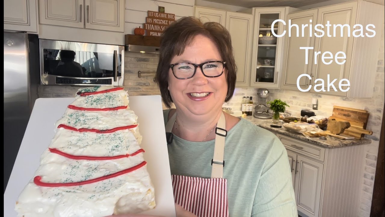 Copycat Little Debbie Christmas Tree Cake