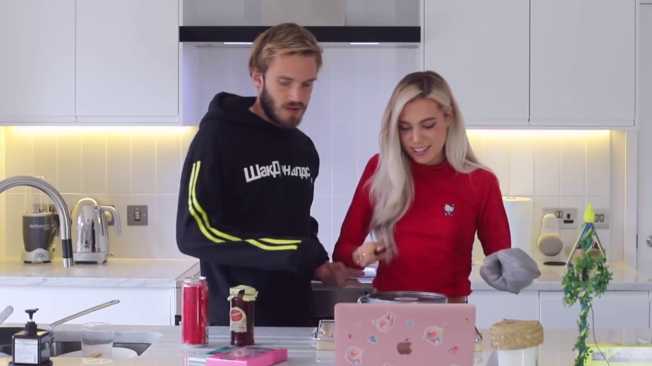 Making a Princess Cake (Marzia HD Reupload!)