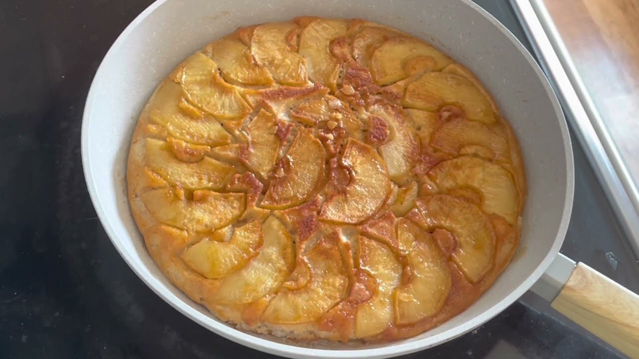 Stove top upside down apple and cinnamon cake #One apple.#no oven.#Quick and easy cake