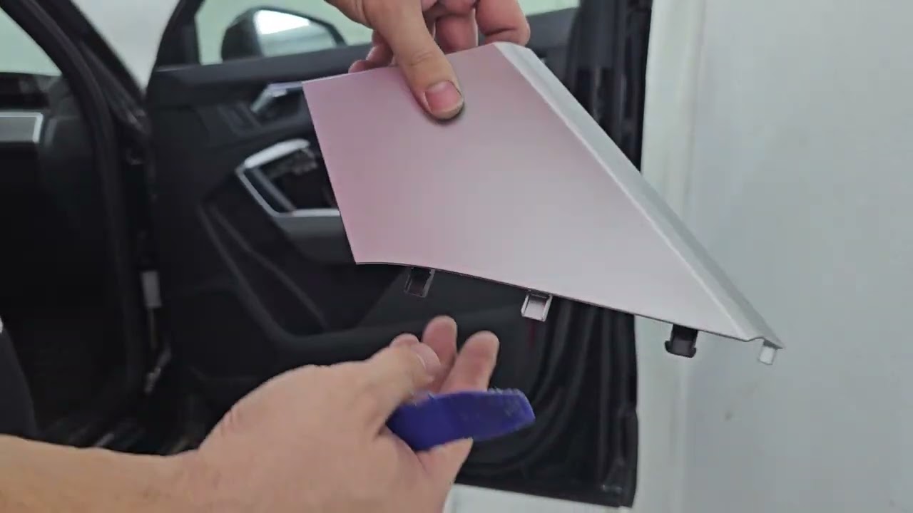 Audi Q3 2018-2024  front door panel removal