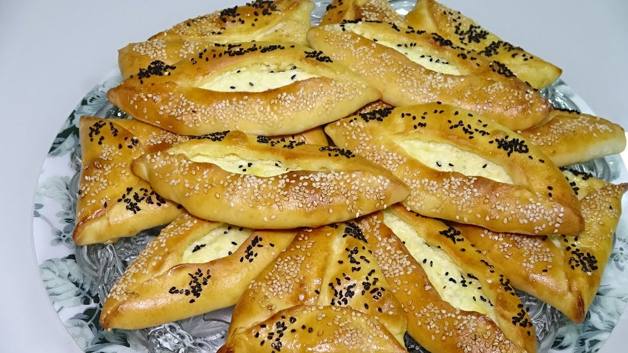 الفطائر بالجبنة بعجينة جدا هشة رووعة 😋😍.