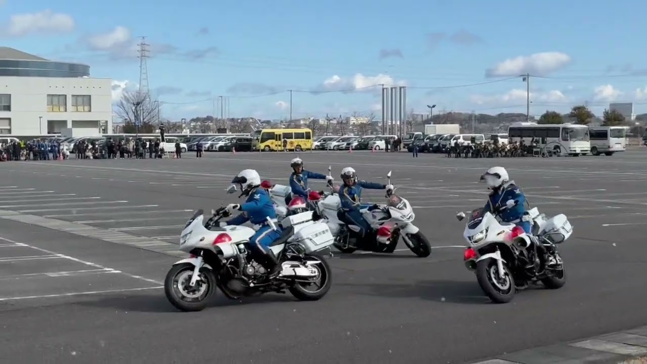 令和８年三重県警察視閲式　白バイドリル走行
