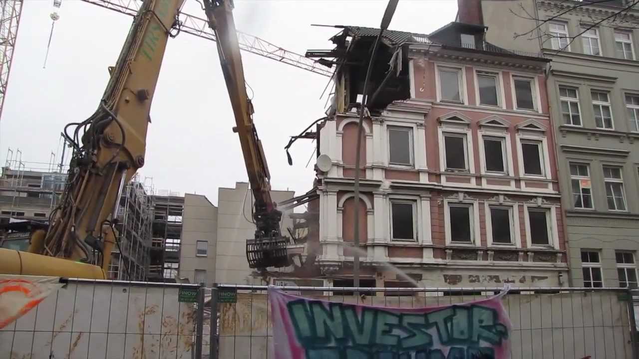 SOS St.Pauli -  Kompletter Abriss denkmalgeschütztes Haus Bernhard Nocht Str. Hamburg am 18.2.2012