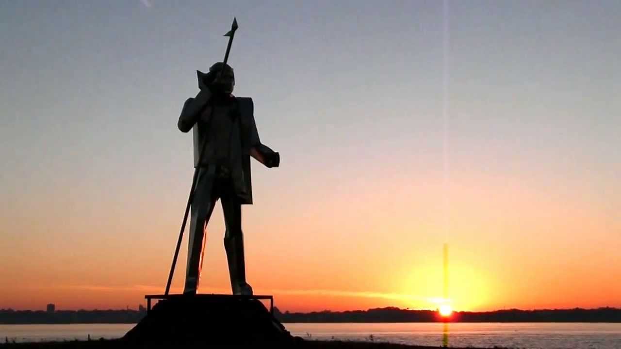 Amanecer y el comandante Andr&eacute;s Gua&ccedil;urar&iacute;