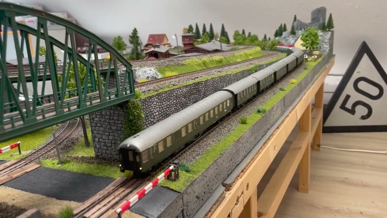TV Burgstein: BR 280 und E 41 mit Wendezügen und BR 150 mit DB-Cargo-Schüttgutwagen.