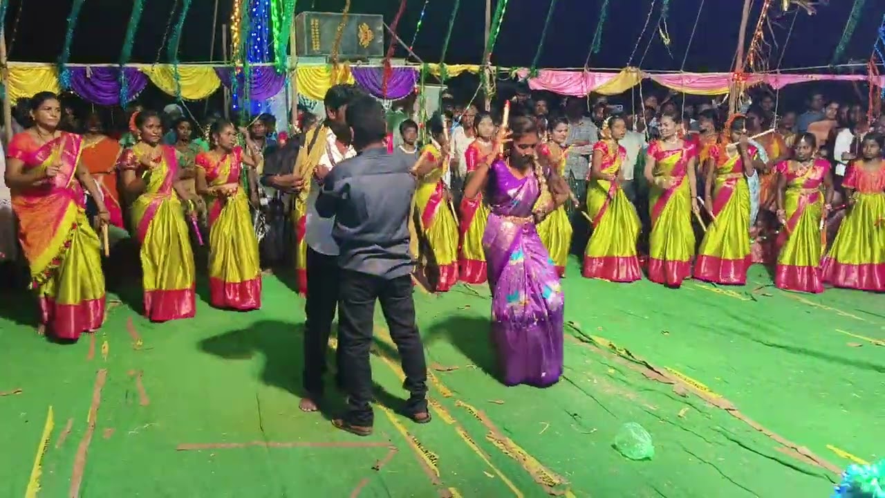 అశోక్ మైదుకూరు కోలాటం పుల్లూరు గజ్జల పూజ జారిందమ్మ అంటూ ఎంత చక్కగా చేస్తున్నారో 9010051312