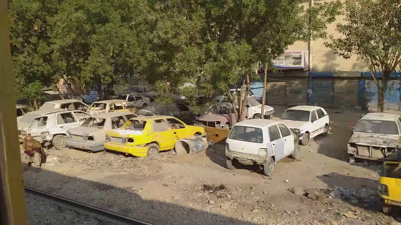 Pakistan Railways:8dn Tezgam Express from Landhi to Drigh Road