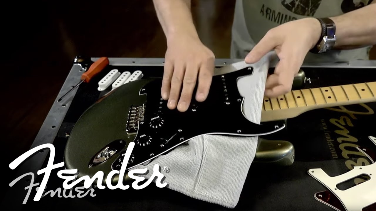 Как | Замена комплекта аксессуаров (накладки, ручки и крышки) | Fender