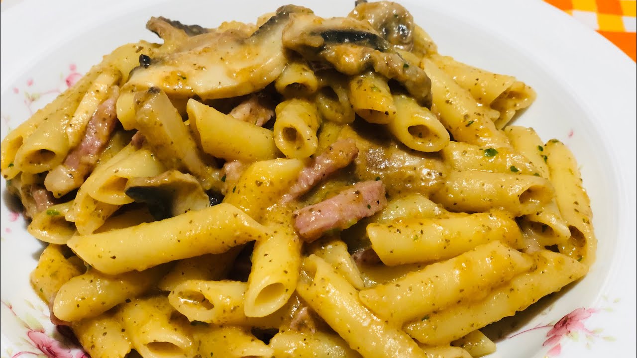 PENNETTE CON ZUCCA, FUNGHI CHAMPIGNONS E PANCETTA