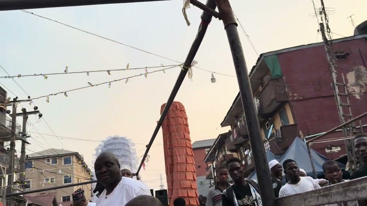 Igunnuko and Salumọgi heading back to Ile Igunnu@Ẹpẹtẹdo Oṣhodi Street, Lagos Island on Jan 11t