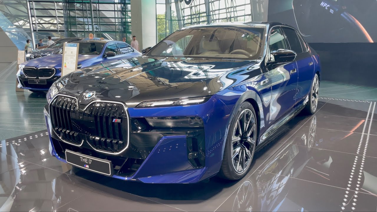 BMW i7 M70