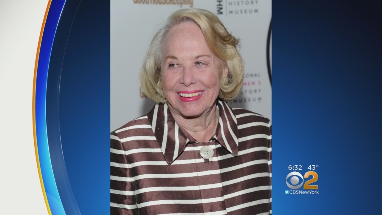 Gossip Columnist Liz Smith Dies