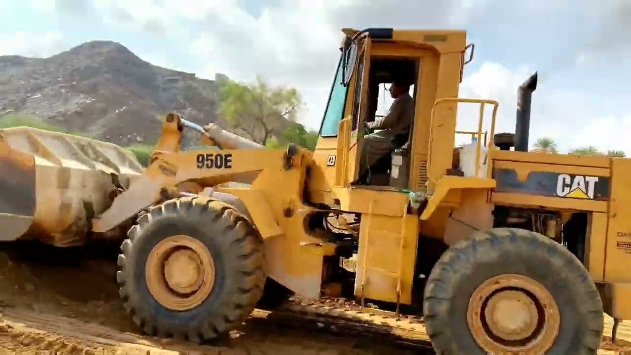 Powerful Caterpillar Loader 950E  💪💪💪( part 2)