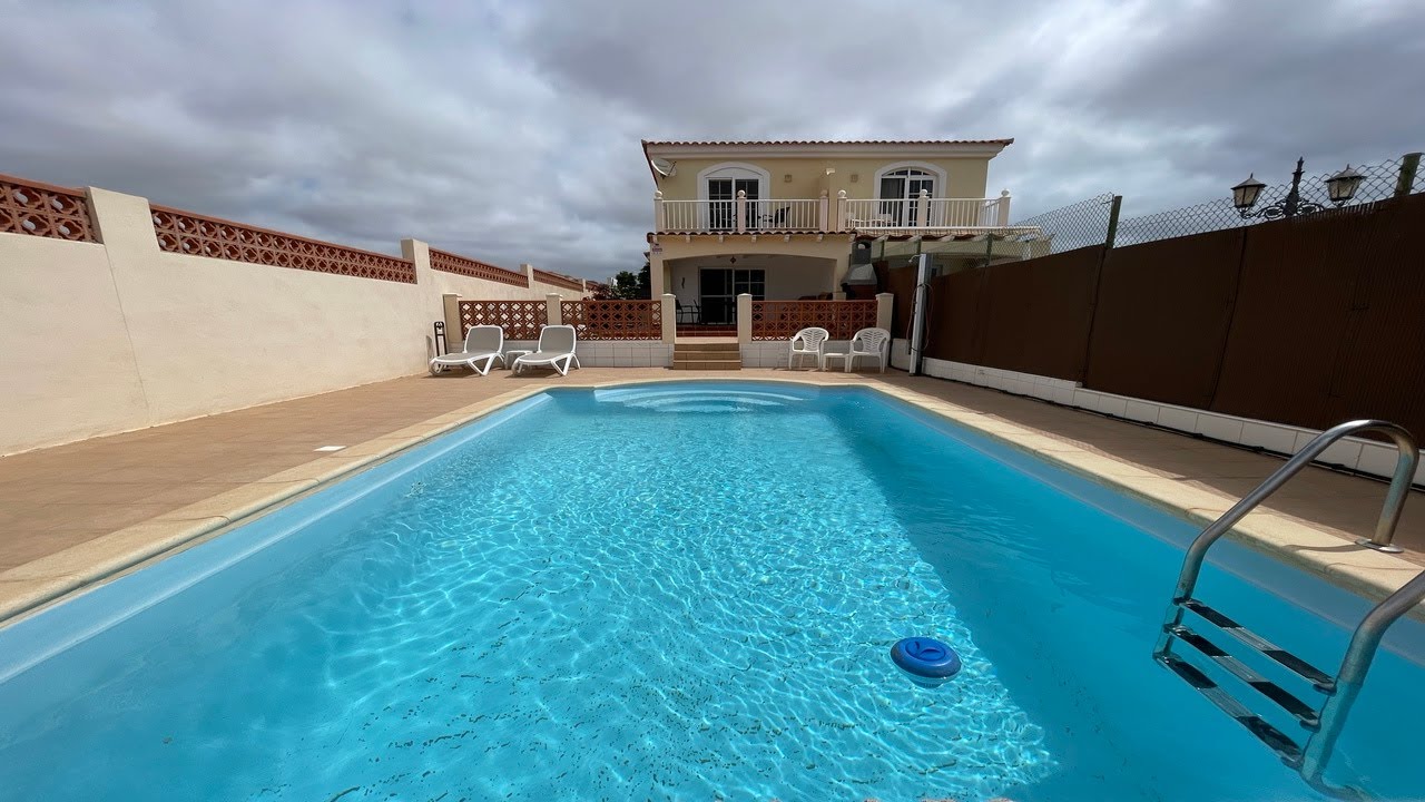 La Colina Golf 2 bedroom Villa w/ Private pool now for sale !!