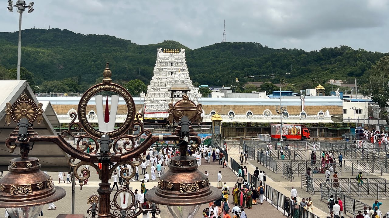 Tirupati #balajitemple #venkateshwaraswamy #2025 #alipiristeps #kaliyugadeivam #govinda 