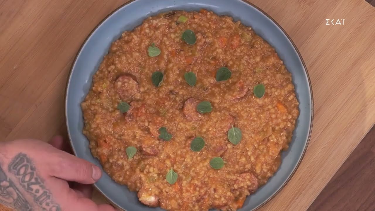Τραχανάς με ντομάτα και Λουκάνικα 👨🏻‍🍳🤤 | «ΓΕΙΤΟΝΙΕΣ ΣΤΟ ΠΙΑΤΟ» S2