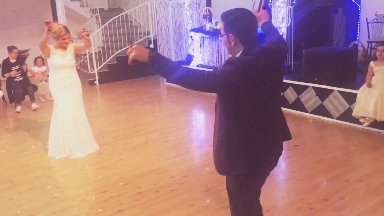 Sünnet Düğünde Anne ile Babadan Erik Dalı
