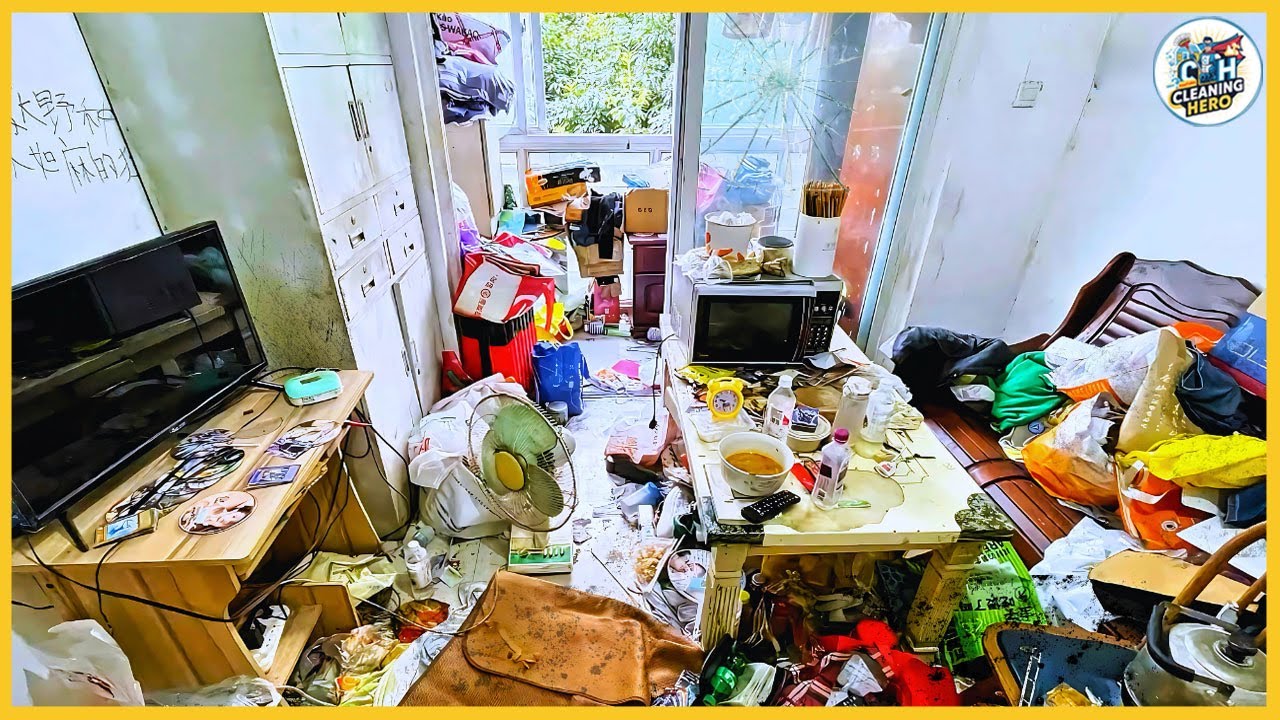 Хозяину нужно было срочно сдать квартиру в аренду 😱 Мы вовремя преобразили этот захламленный дом 🧹✨