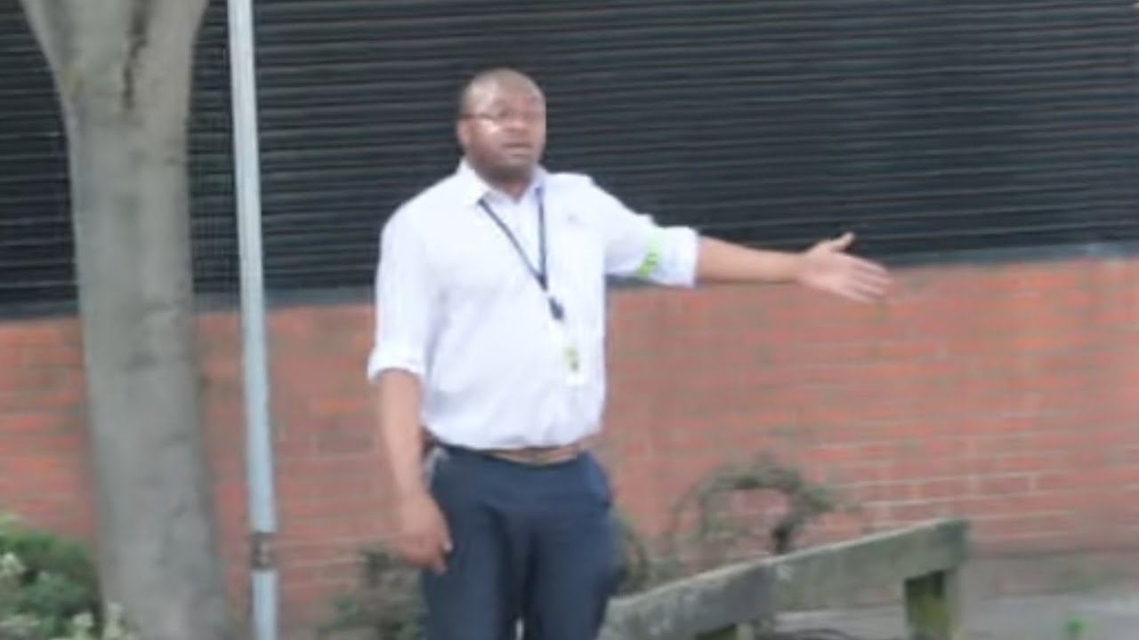 Another Uneducated security guard on public photography