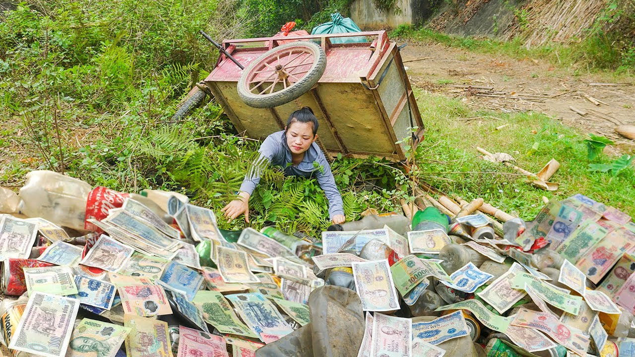 Unexpectedly Discovered Treasure in Abandoned house - Single Mother was Very Happy
