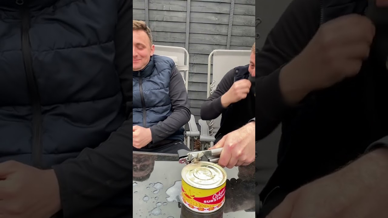 😂😂😂открывают Сюрстрёмминг😂 Surstr&ouml;mming