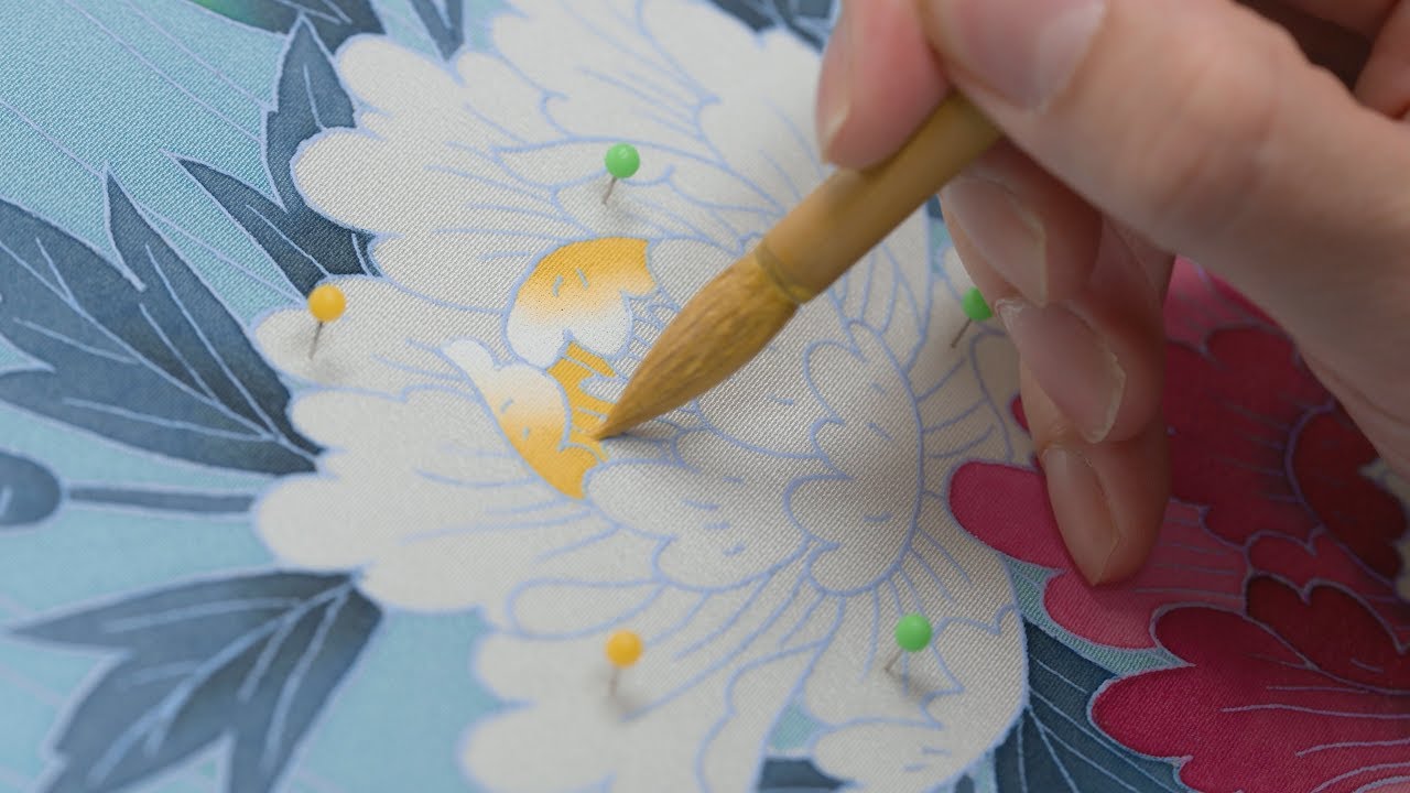 The Nature-Inspired Beauty of Kanazawa’s Kimono Prints | nippon.com