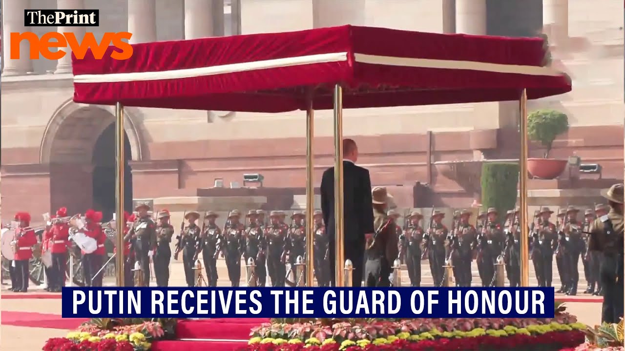 Russian President Putin receives the Guard of Honour at Rashtrapati Bhawan