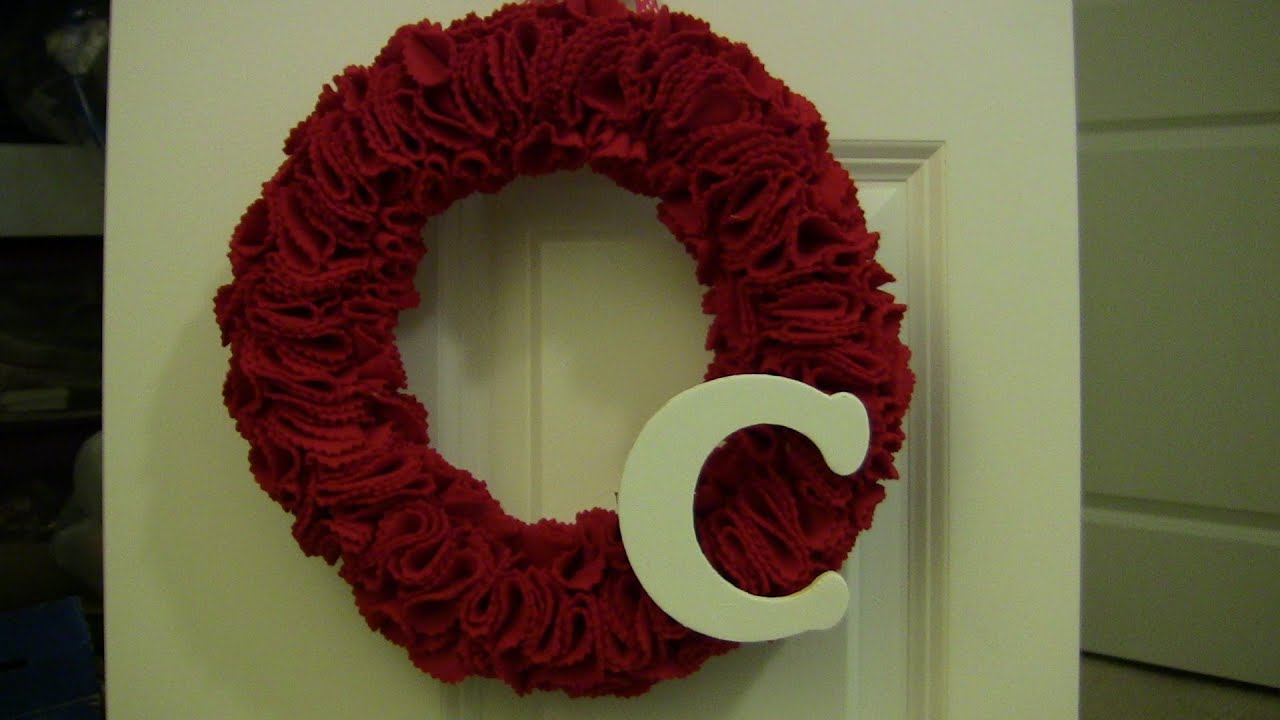 Felt Christmas Wreath- CRAFTY CHRISTMAS COLLAB 