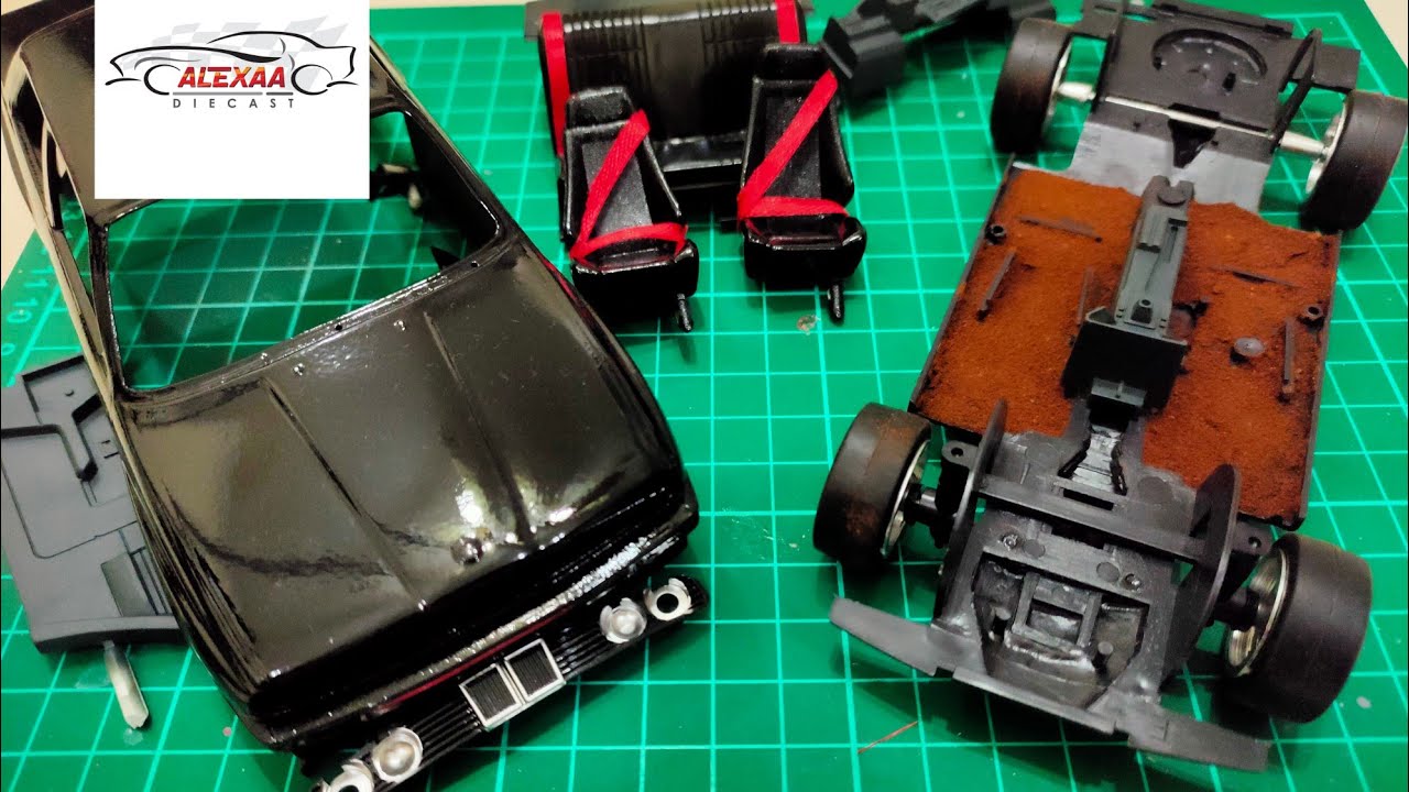 Fujimi BMW M3 E30 Sport Evolution create seatbelt carpet clear coat first layer.
