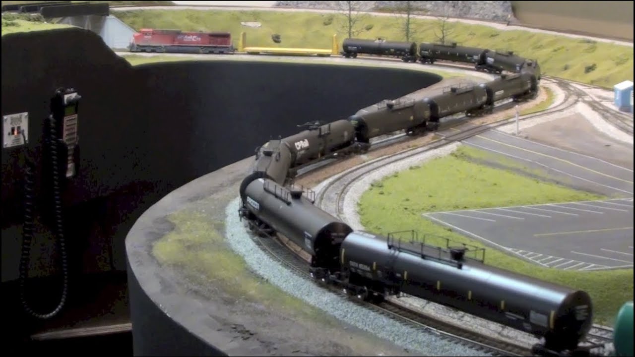 HO Tank Car Train With Distributed Power