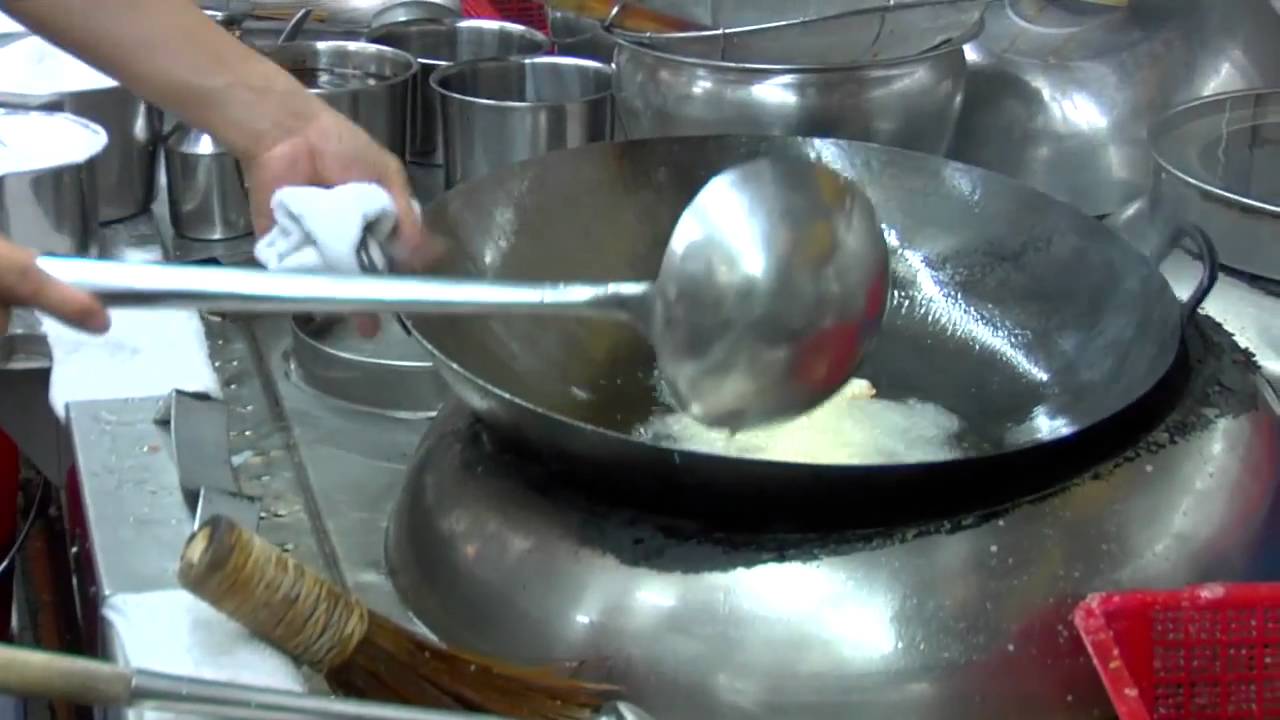 Eating Prawns on Lamma Island Hong Kong || Tourista TV